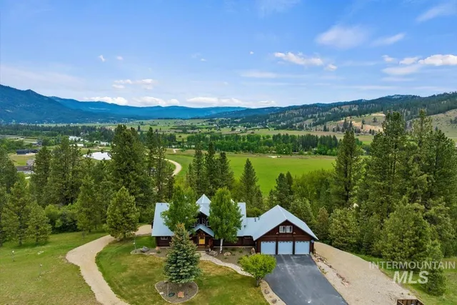 $1,425,000 | 25 Bobcat Court, Garden Valley, ID 83622