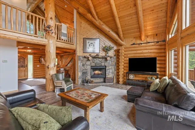 $1,425,000 | 25 Bobcat Court, Garden Valley, ID 83622