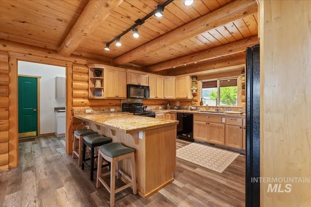 $1,425,000 | 25 Bobcat Court, Garden Valley, ID 83622