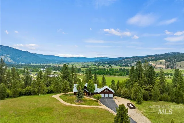 $1,425,000 | 25 Bobcat Court, Garden Valley, ID 83622