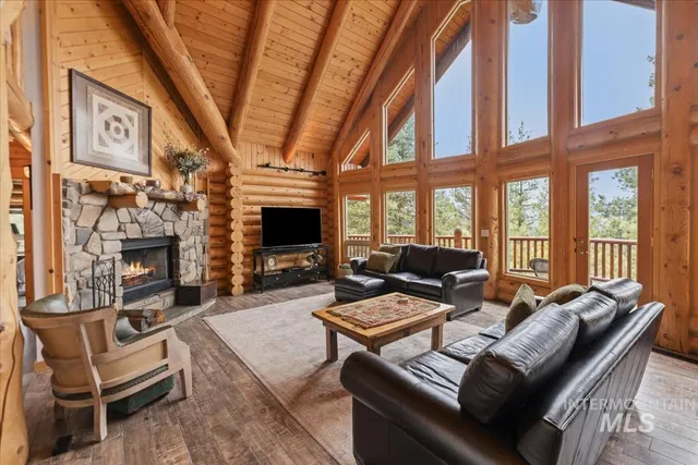 $1,425,000 | 25 Bobcat Court, Garden Valley, ID 83622