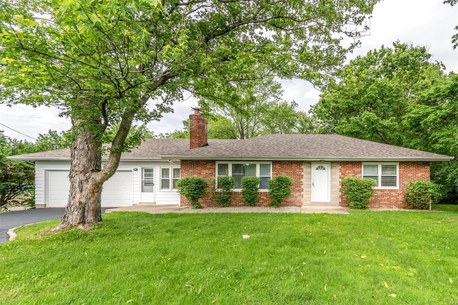 926 Schulte Road St. Louis, MO 63146 - Photo 1 of 41 Gallery Image 1