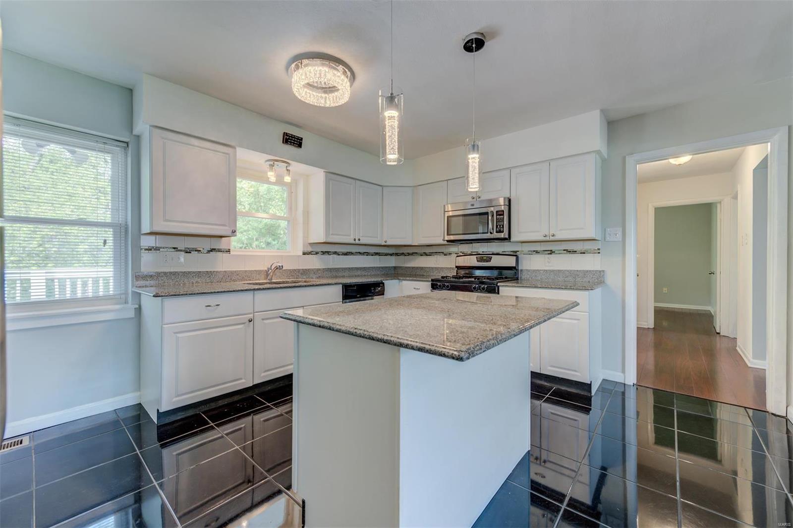 926 Schulte Road St. Louis, MO 63146 - Photo 13 of 41 Gallery Image 13