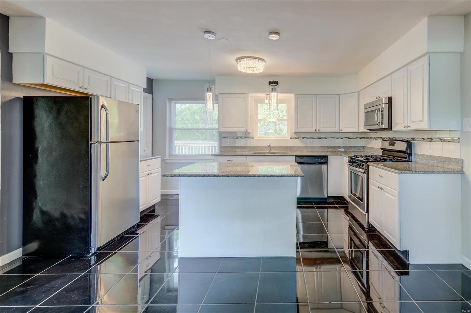 926 Schulte Road St. Louis, MO 63146 - Photo 8 of 41 Gallery Image 8