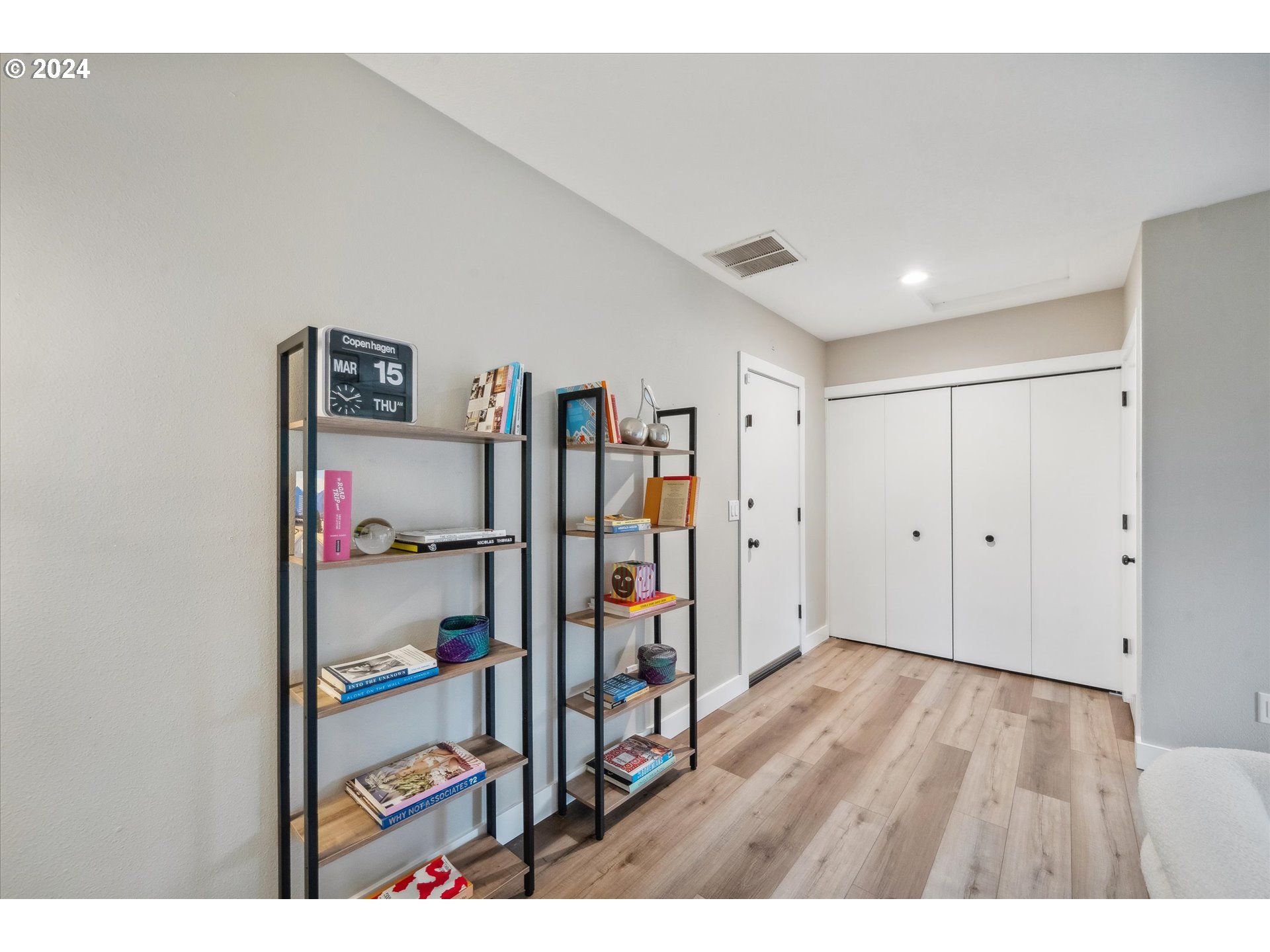 8910 Southwest Arapaho Road Tualatin, OR 97062 - Photo 27 of 32 Gallery Image 27