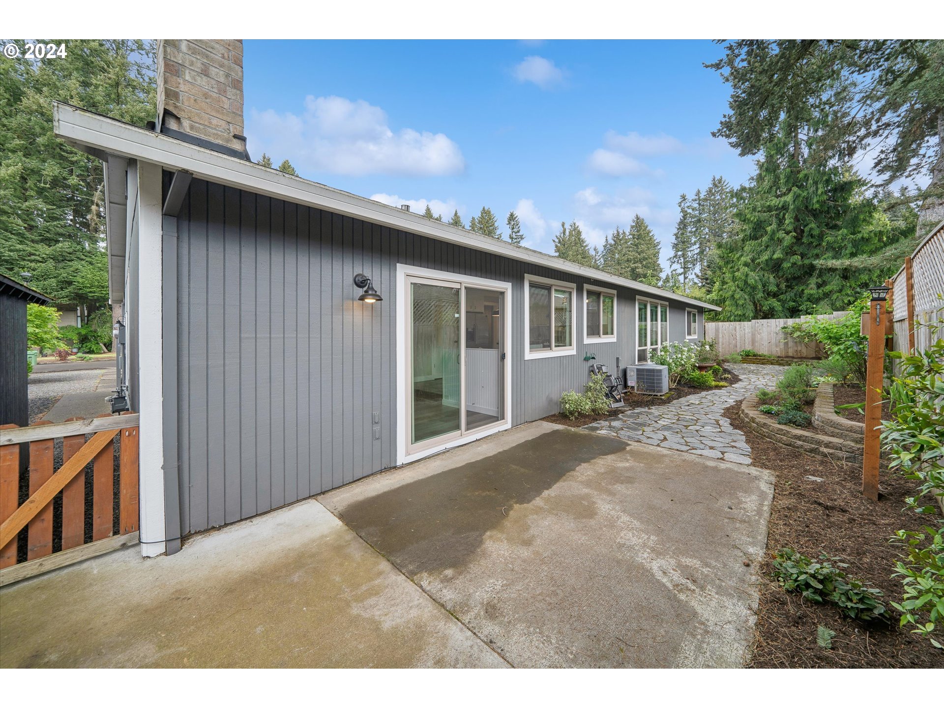 8910 Southwest Arapaho Road Tualatin, OR 97062 - Photo 31 of 32 Gallery Image 31