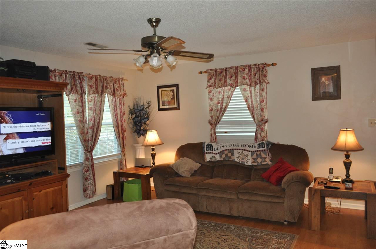 232 State Rd S-42-1944 Chesnee, SC 29323 - Photo 3 of 13 Gallery Image 3