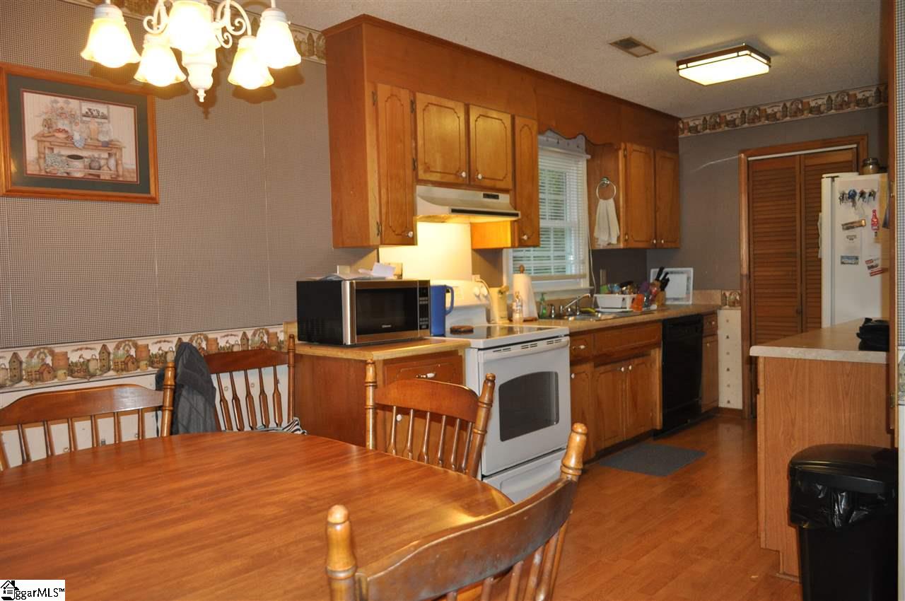 232 State Rd S-42-1944 Chesnee, SC 29323 - Photo 6 of 13 Gallery Image 6