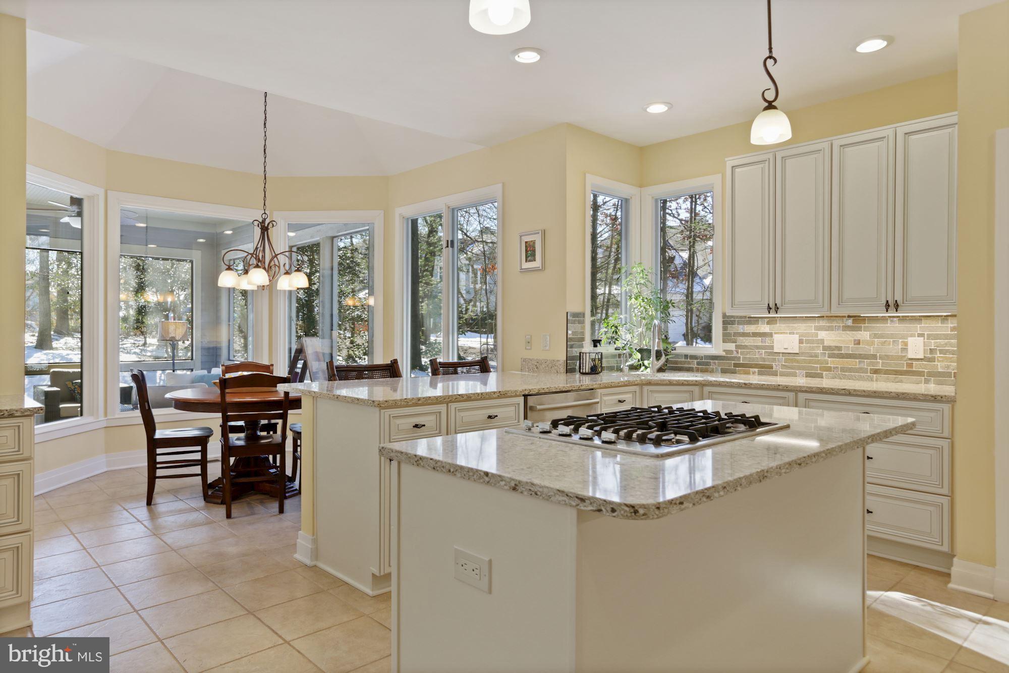 11331 Woodbrook Lane Reston, VA 20194 - Photo 11 of 43 Separate Breakfast Bar is so convenient