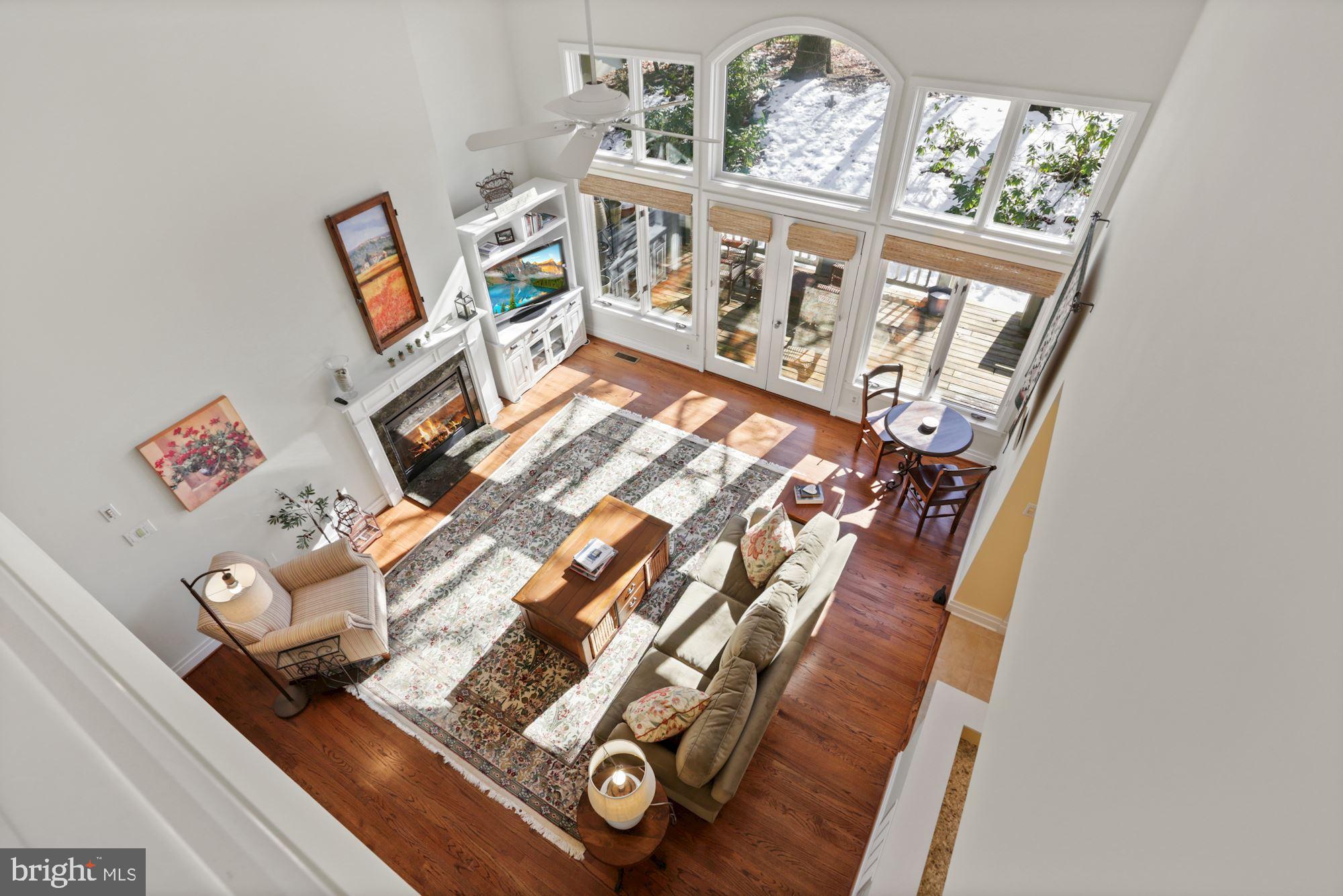 11331 Woodbrook Lane Reston, VA 20194 - Photo 28 of 43 Breathtaking view of FR from the upper level
