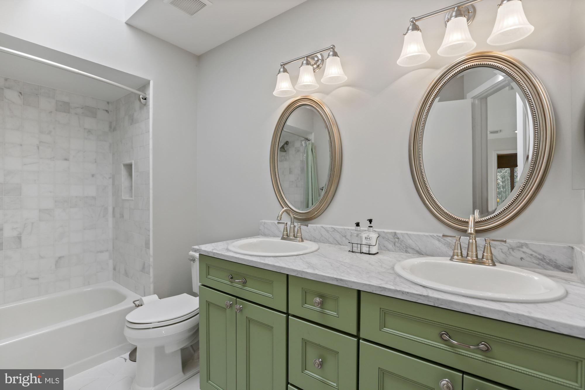 11331 Woodbrook Lane Reston, VA 20194 - Photo 31 of 43 Gorgeous remodeled Upper Level Hallway Bathroom