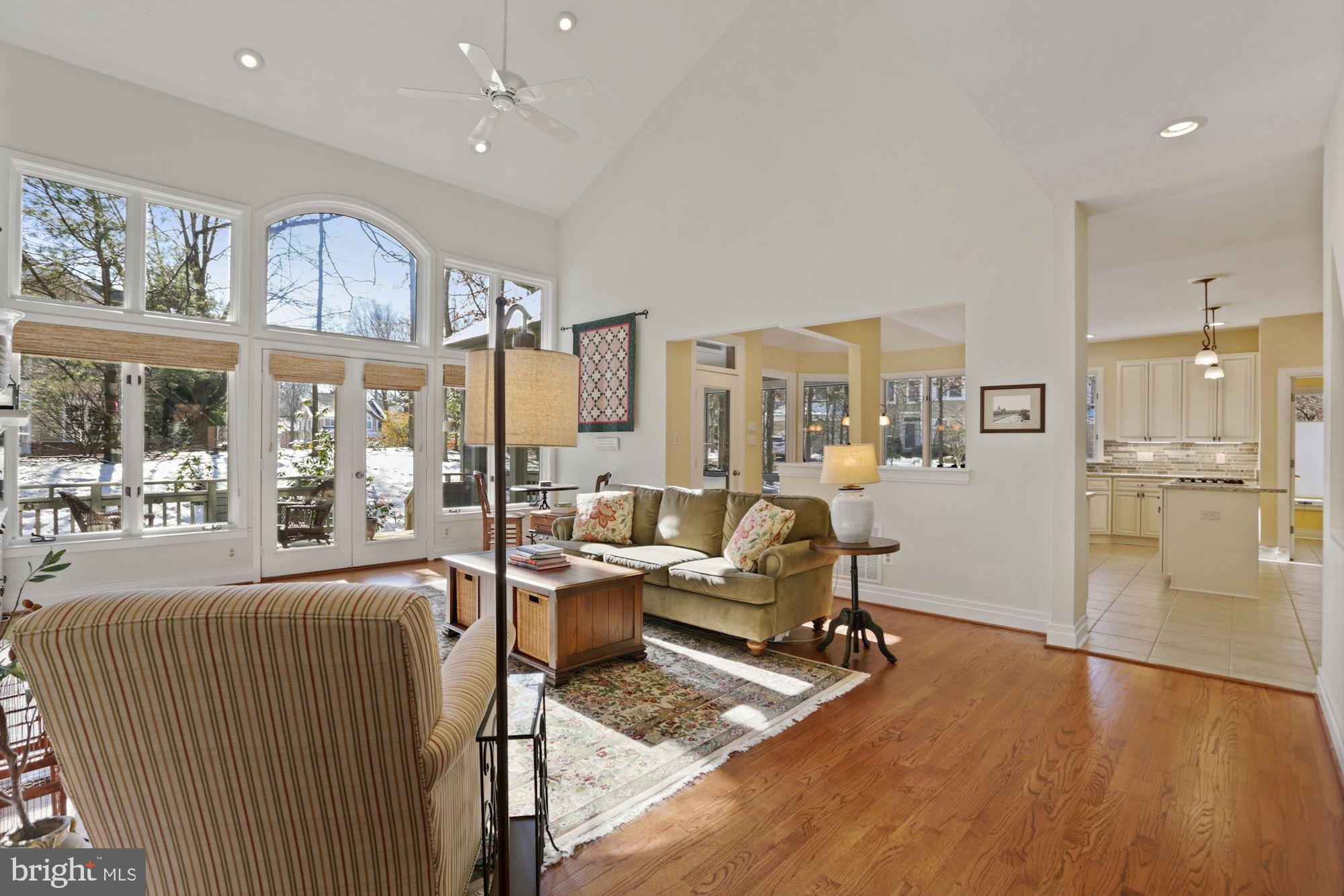 11331 Woodbrook Lane Reston, VA 20194 - Photo 5 of 43 FR is open to Kitchen w/doors to the deck