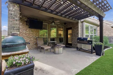 $580,000 | 740 Sheldon Road, Lantana, TX 76226