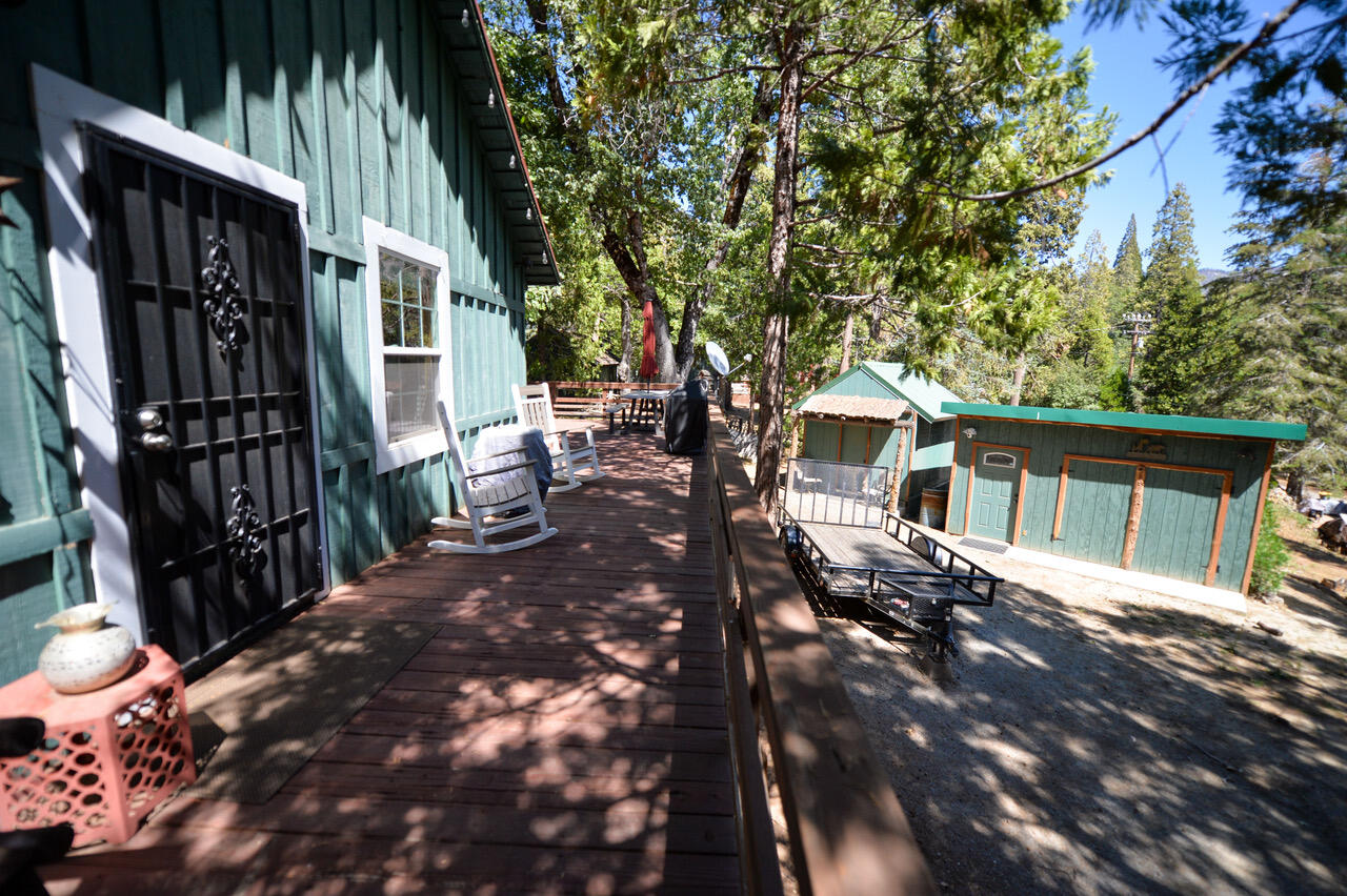 620 Loop Drive Camp Nelson, CA 93265 - Photo 34 of 44 Side deck