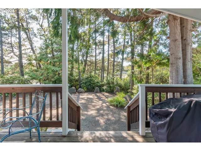 $409,000 | 5415 Hacienda Avenue, Lincoln City, OR 97367