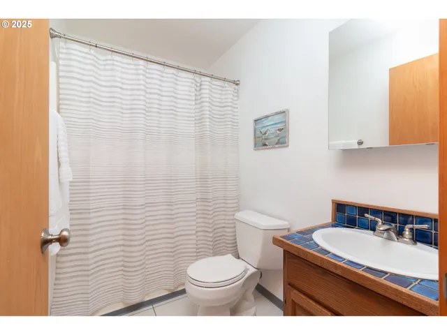 $409,000 | 5415 Hacienda Avenue, Lincoln City, OR 97367