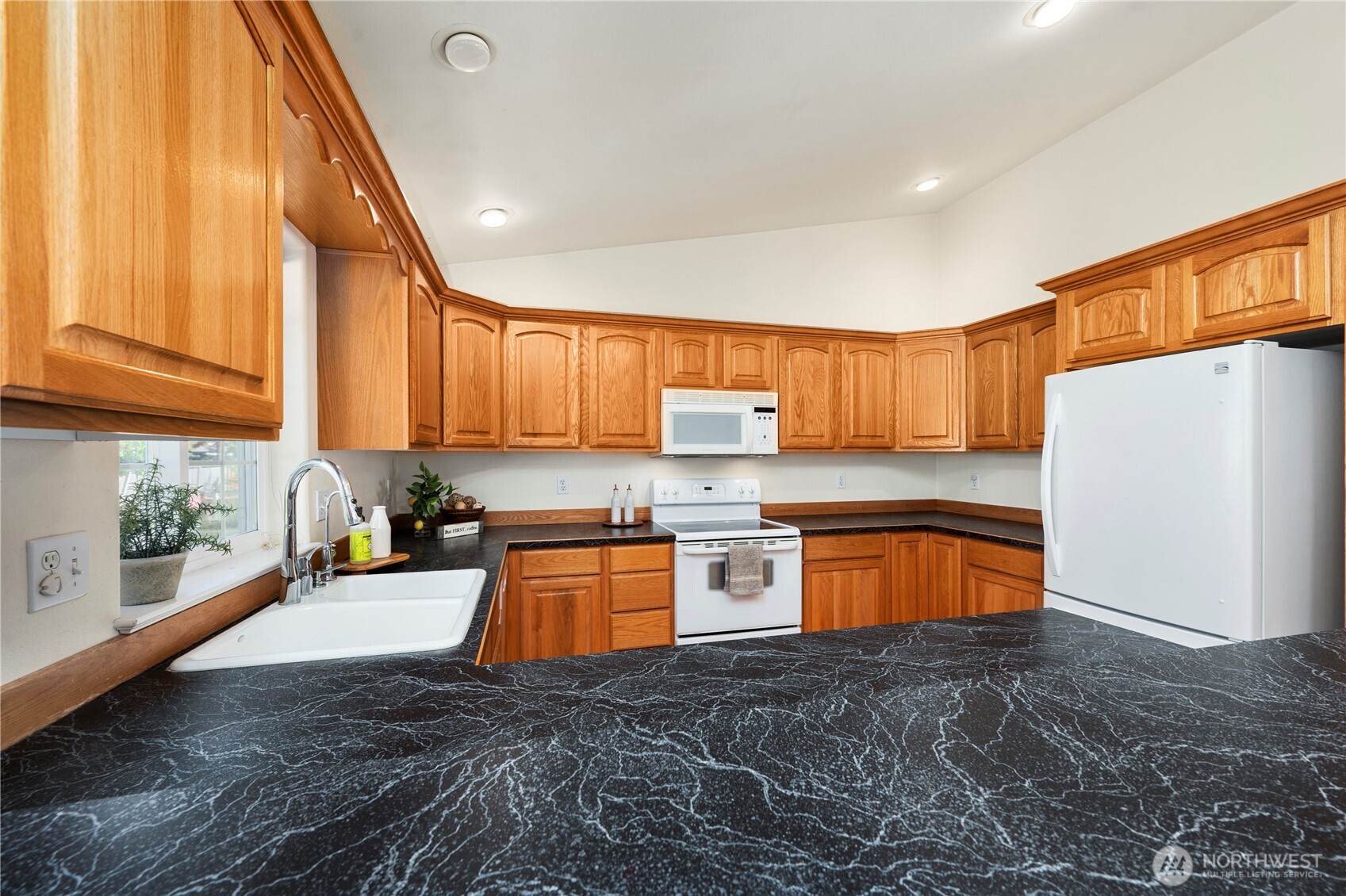 8171 Quinault Road Blaine, WA 98230 - Photo 13 of 39