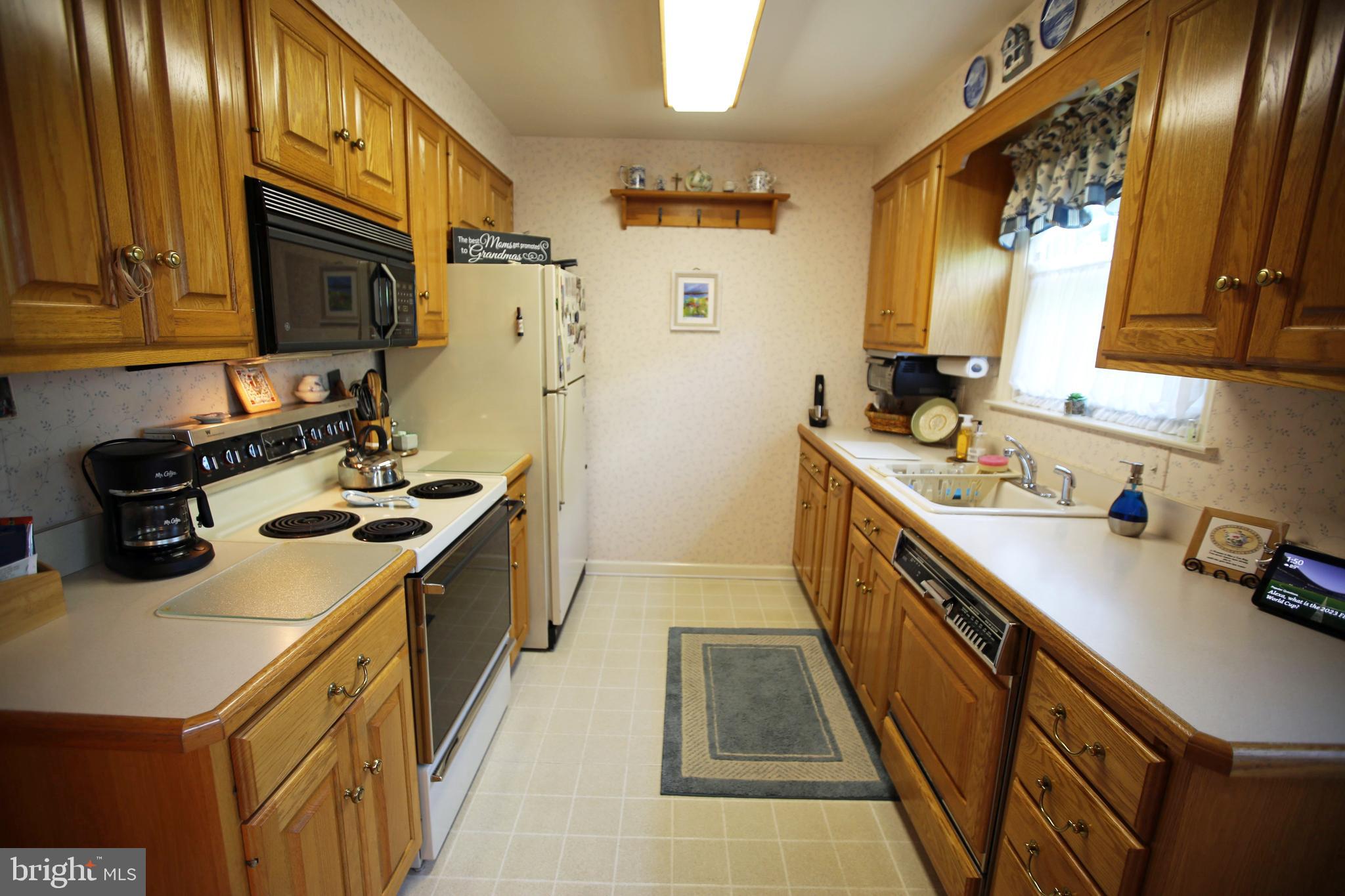 1639 Mt Pleasant Road Havertown, PA 19083 - Photo 8 of 27 MODERN KITCHEN