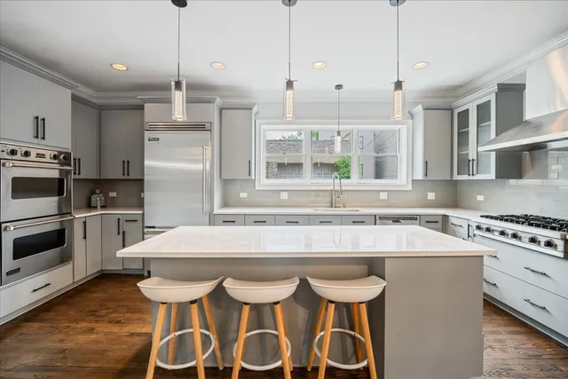 $1,325,000 | 2415 West Belle Plaine Avenue, Chicago, IL 60618