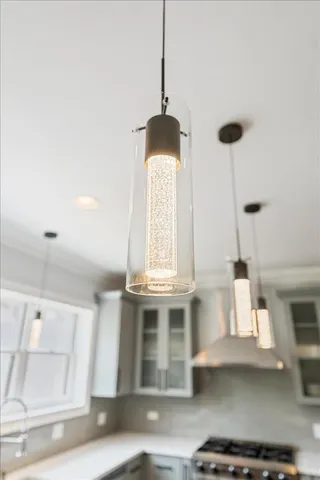 $1,325,000 | 2415 West Belle Plaine Avenue, Chicago, IL 60618