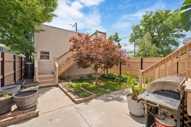 $1,325,000 | 2415 West Belle Plaine Avenue, Chicago, IL 60618