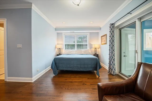 $1,325,000 | 2415 West Belle Plaine Avenue, Chicago, IL 60618