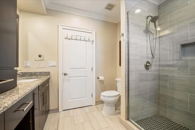 $1,325,000 | 2415 West Belle Plaine Avenue, Chicago, IL 60618