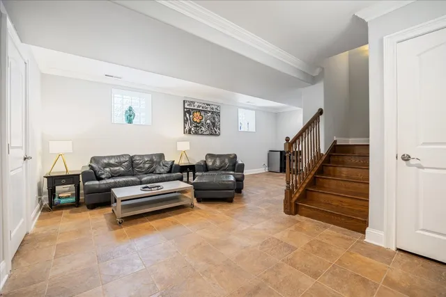 $1,325,000 | 2415 West Belle Plaine Avenue, Chicago, IL 60618