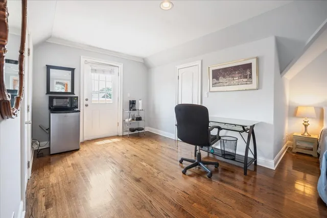 $1,325,000 | 2415 West Belle Plaine Avenue, Chicago, IL 60618