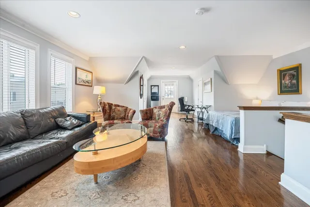 $1,325,000 | 2415 West Belle Plaine Avenue, Chicago, IL 60618