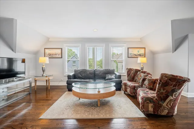 $1,325,000 | 2415 West Belle Plaine Avenue, Chicago, IL 60618