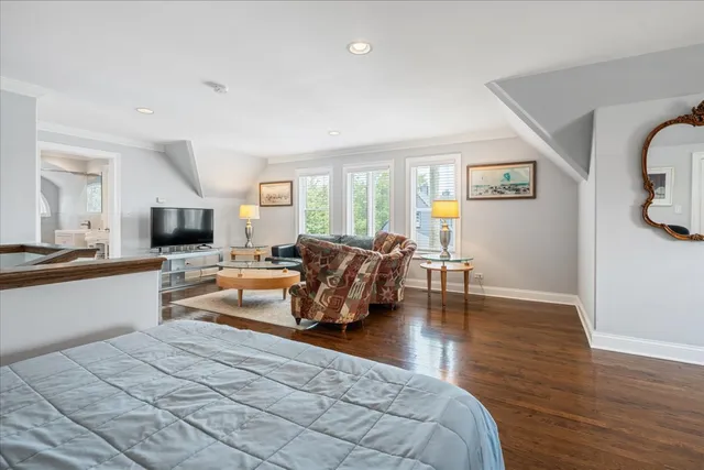 $1,325,000 | 2415 West Belle Plaine Avenue, Chicago, IL 60618