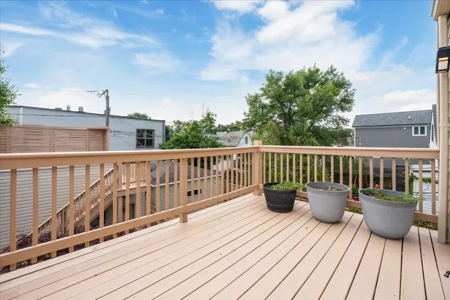 $1,325,000 | 2415 West Belle Plaine Avenue, Chicago, IL 60618