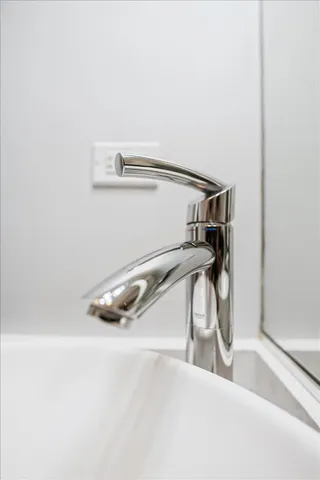 $1,325,000 | 2415 West Belle Plaine Avenue, Chicago, IL 60618