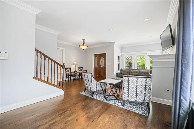 $1,325,000 | 2415 West Belle Plaine Avenue, Chicago, IL 60618