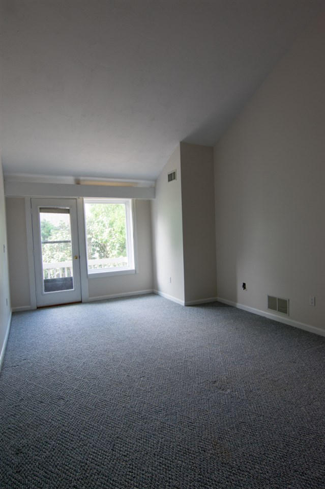 5 Tsienneto Road, Unit 70 Derry, NH 03038 - Photo 16 of 31