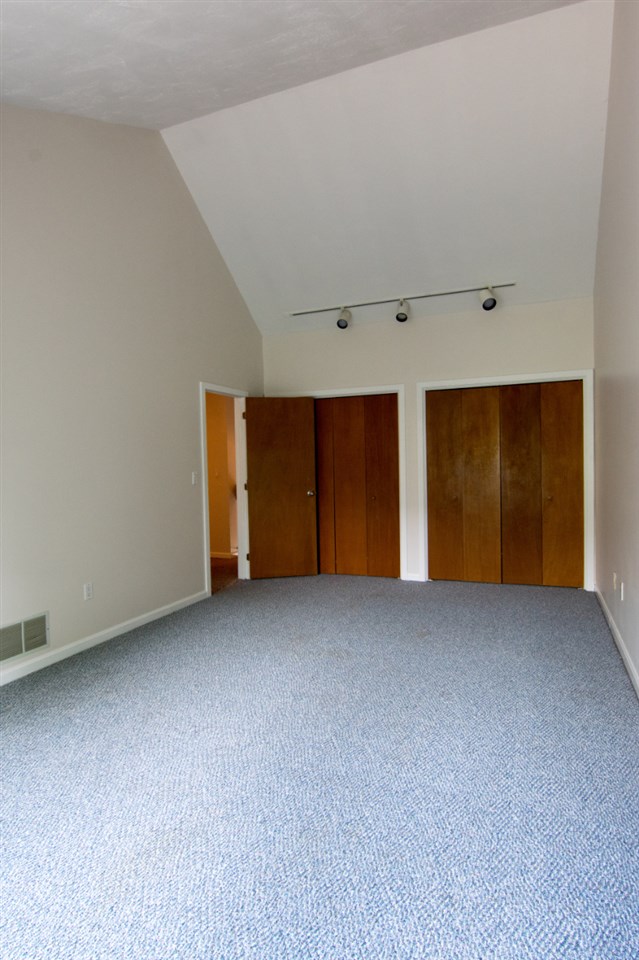 5 Tsienneto Road, Unit 70 Derry, NH 03038 - Photo 18 of 31