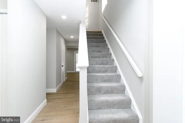 a view of entryway and hall