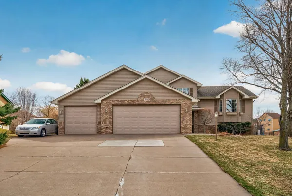 $450,000 | 5515 157th Way North, Hugo, MN 55038