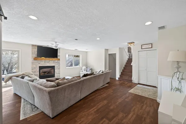 $450,000 | 5515 157th Way North, Hugo, MN 55038