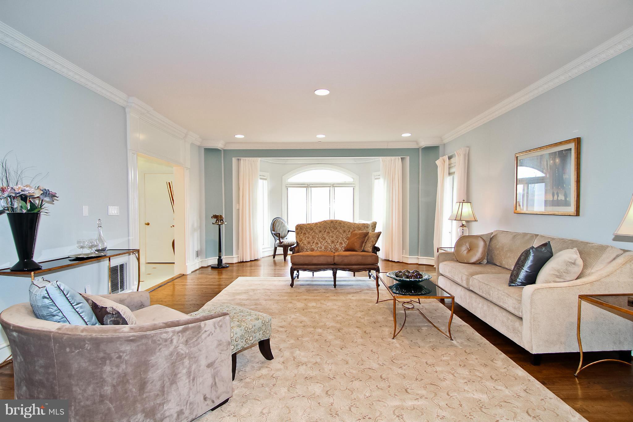 10308 Iron Gate Road Potomac, MD 20854 - Photo 4 of 28 Formal Living Room