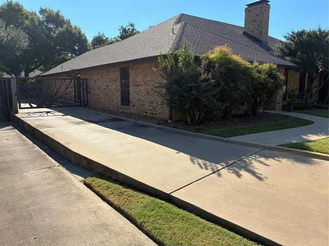 $2,400 | 5617 Ridgerock Court, Fort Worth, TX 76132