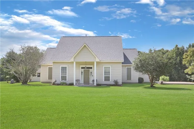 $465,000 | 230 Churchill Downs Drive, Bush, LA 70431