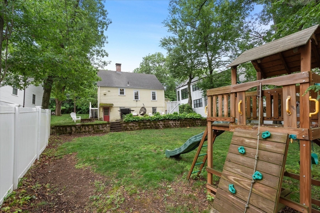 21 Gayland Road Needham, MA 02492 - Photo 26 of 28