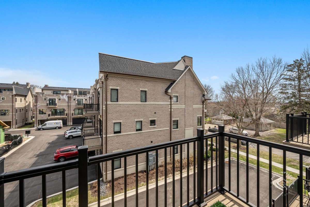 108 North Wright Street Naperville, IL 60540 - Photo 37 of 47 a view of city from a balcony