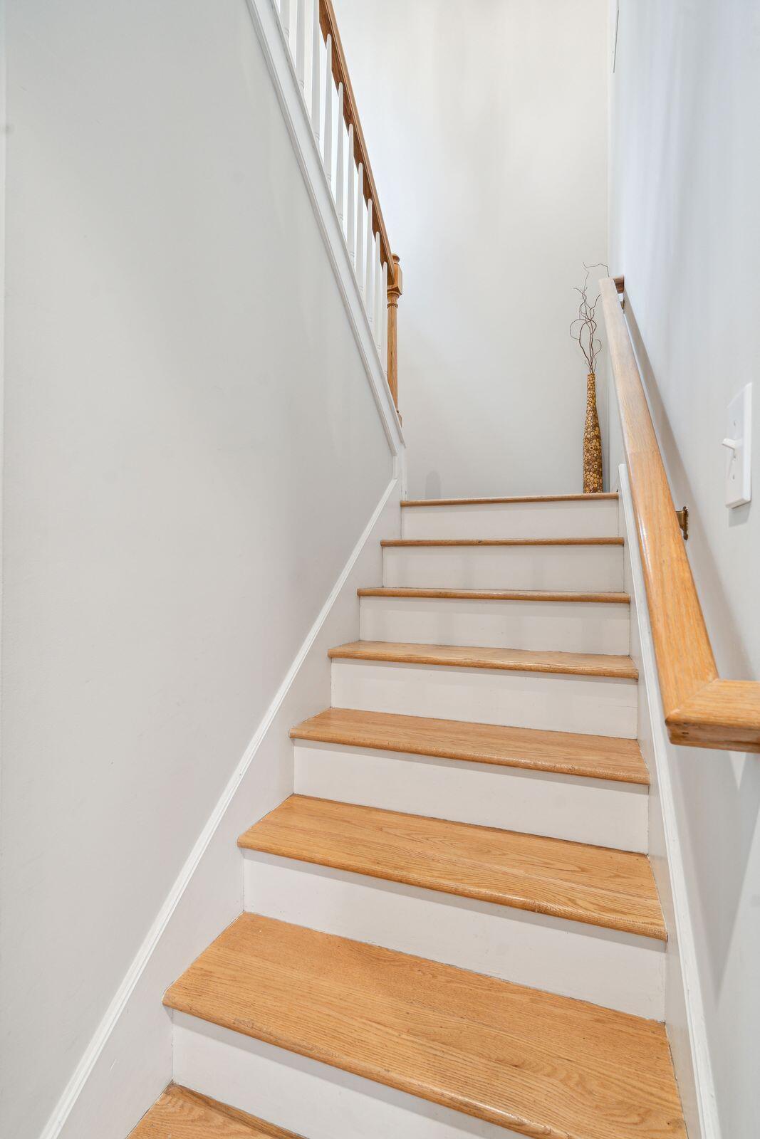 3272 Seabrook Island Road Seabrook Island, SC 29455 - Photo 28 of 40 Hardwood stairs