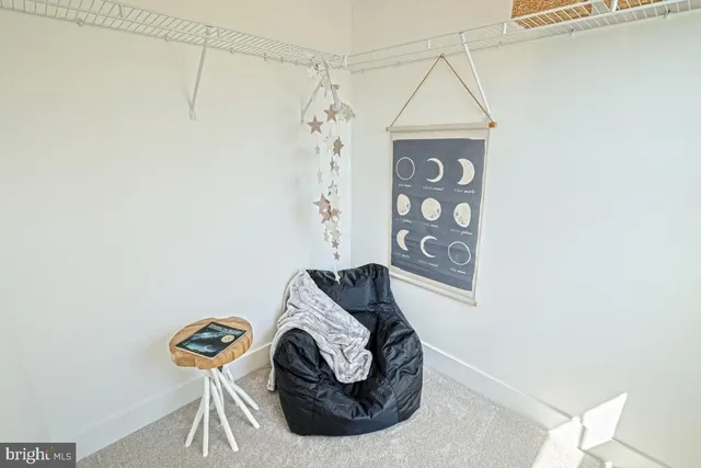 a view of entryway with furniture