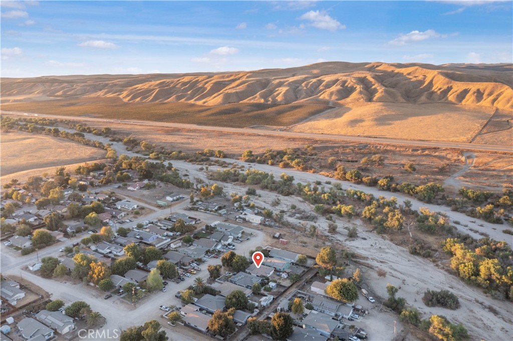 240 North 4th Street Shandon, CA 93461 - Photo 35 of 38 an aerial view of residential houses with outdoor space