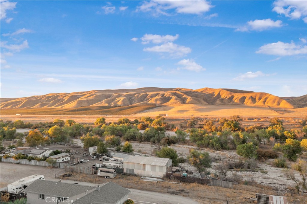 240 North 4th Street Shandon, CA 93461 - Photo 37 of 38 a view of a city with mountains