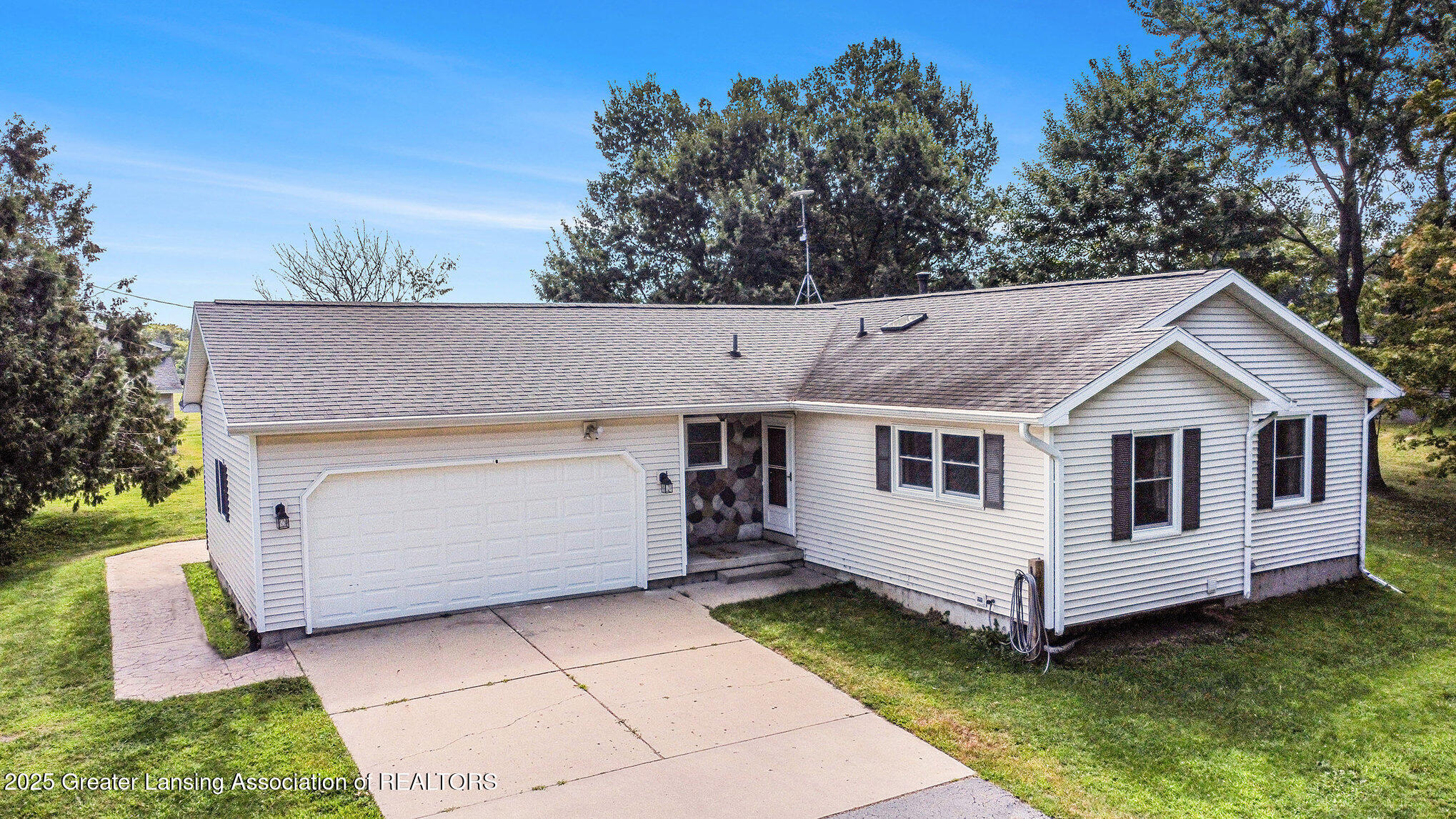 220 North Chester Road Charlotte, MI 48813 - Photo 4 of 64 018_file_350